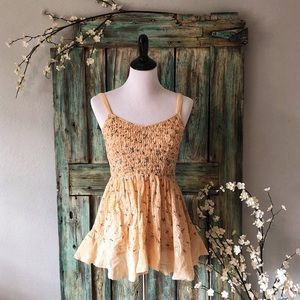 FREE PEOPLE Floral, peach 🍑 color tank. Size 3